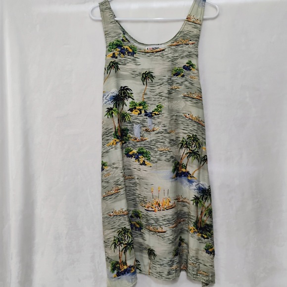 Looking Good Dresses & Skirts - Looking Good Vintage Tropical Hawaiian Print Rayon Shift Dress XL Made in USA Z